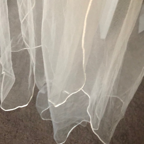 Toni Federici “Luxe” fingertip veil main image 6